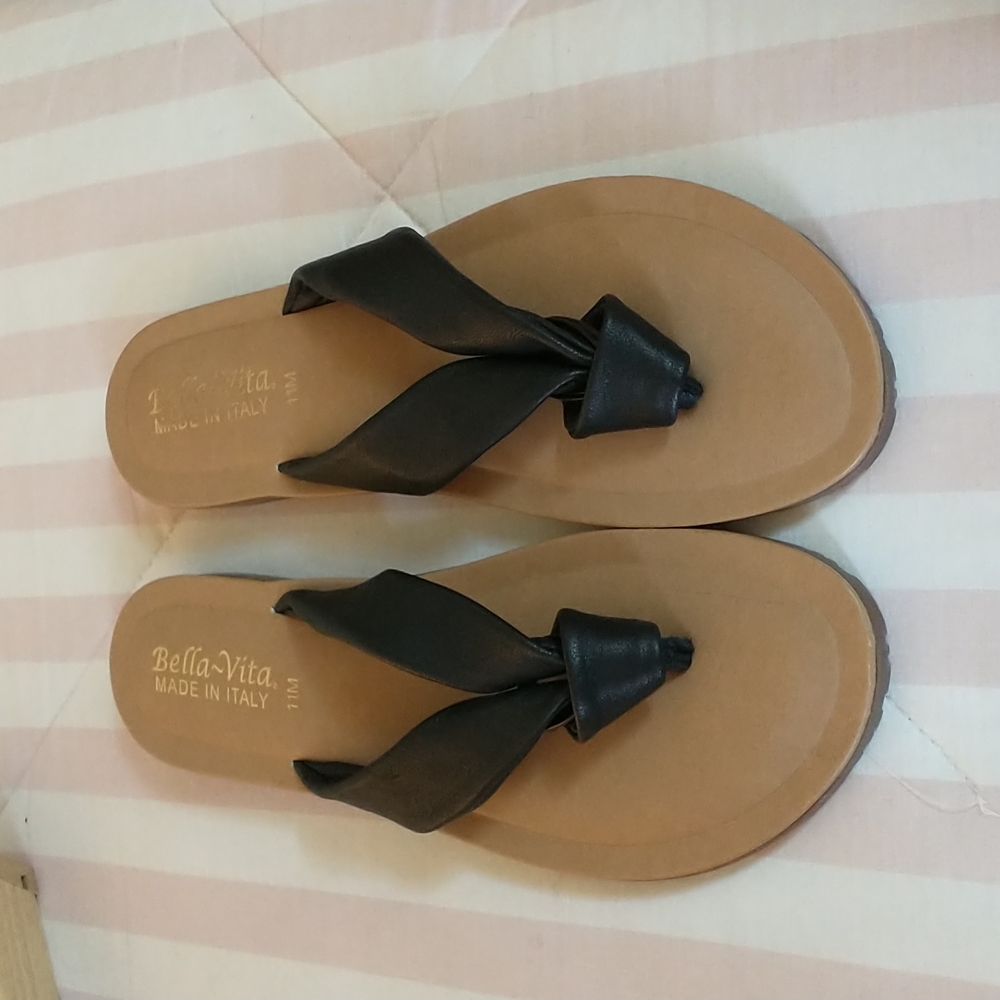 Bella-Vita flip flops